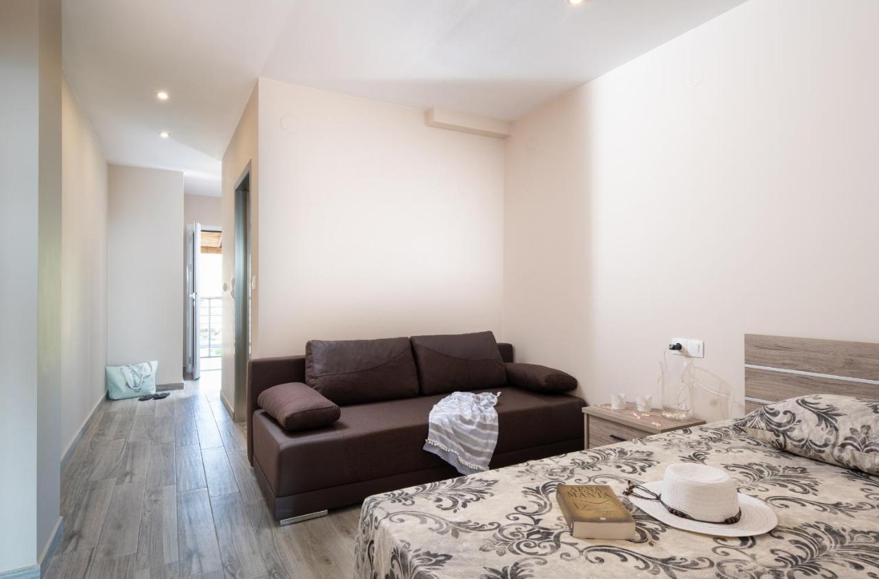 Sunset Studios - Suites With Seaview & Back Side Apartements Torone Zewnętrze zdjęcie