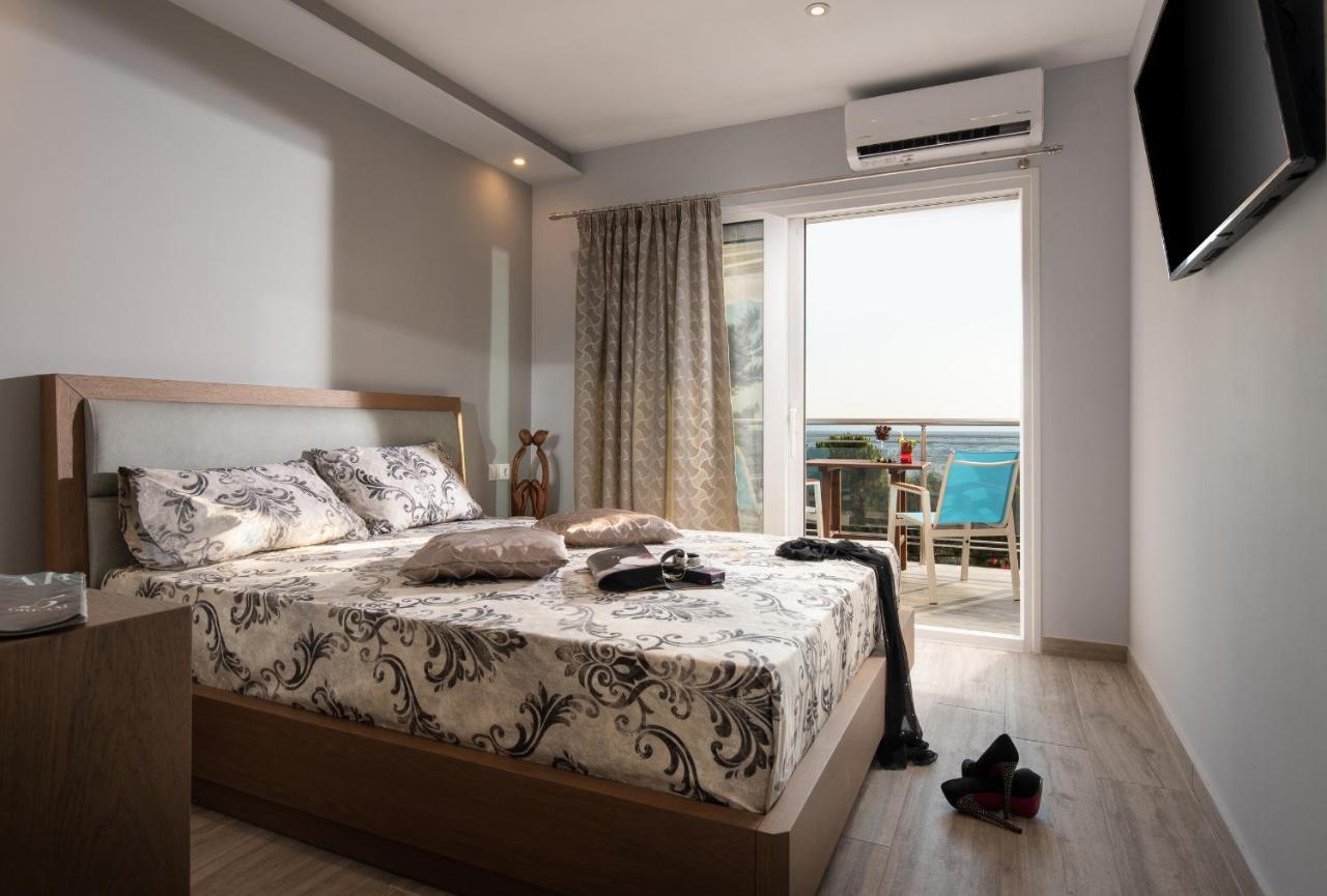 Sunset Studios - Suites With Seaview & Back Side Apartements Torone Zewnętrze zdjęcie