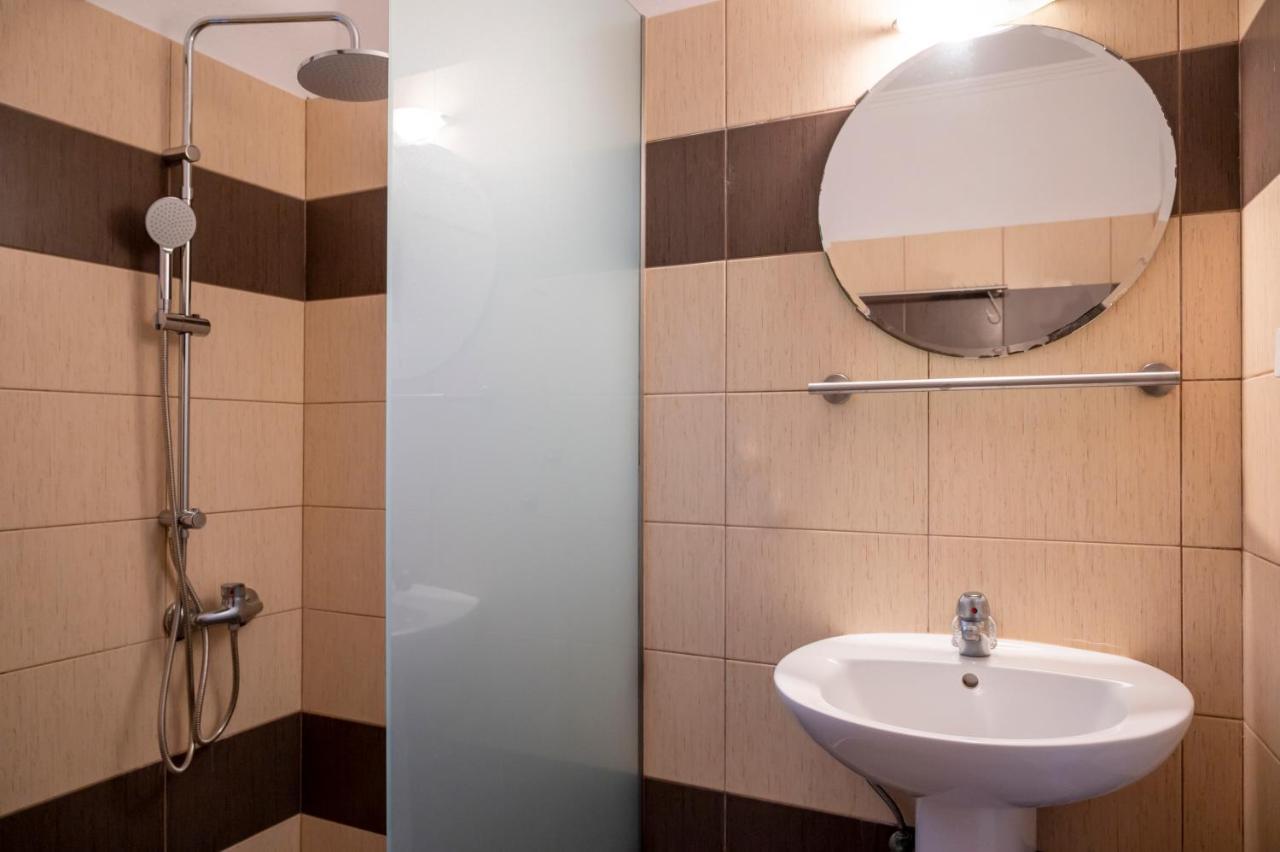Sunset Studios - Suites With Seaview & Back Side Apartements Torone Zewnętrze zdjęcie